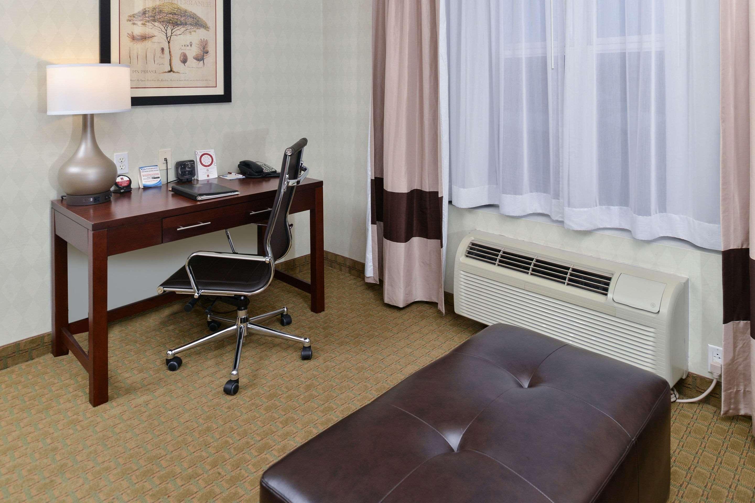 Comfort Suites Airport Tukwila Seattle Bagian luar foto